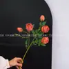 Rosa Simulada de 5 Cabeças com Borda Queimada Flor de Seda Retrô Decoração de Casa e Casamento Buquê de Flores Artificiais Arranjo de Flores Ornamentos Atacado