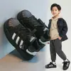 Zapatillas infantiles con puntera de concha 2026 otoño e invierno nuevas versátiles ligeras de suela blanda zapatos casuales para niños y zapatillas deportivas de moda para niñas