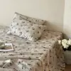 Juego de tres piezas de sábana de cama de doble capa de gasa 100% algodón con estampado floral pequeño estilo vintage, funda nórdica y funda de almohada de gasa de algodón puro transpirable