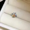 Aretes Rosca Redonda de Acero Inoxidable Incrustados con Diamante para Mujer Moda Versátiles Pendientes Sensación de Lujo Ligero Gama Alta Sentido del Diseño de Pendientes Nicho