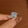 Anel de Dedo Feminino Elegante Leve Luxo Doce em Prata Esterlina S925 com Flor Torcida Joia de Mão para Pedido