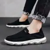 Fabricante Zapatos de Lona para Hombre Primavera Otoño Zapatos Casuales Versátiles sin Cordones Suela Suave Transpirables Zapatos para Hombre Venta al por Mayor