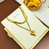 Moda Europeia e Americana Colar com Pingente de Coração de Camada Dupla Feminino Empilhado Ouro 18K Banhado em Aço Titânio Corrente de Osso de Cobra Corrente de Clavícula Feminina