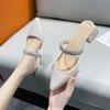 Sandalias de Tacón de Aguja de Punta Versátil para Ropa Exterior de Mujer Moda Primavera y Verano Versátil Temperamento Pedrería Tacón Alto Chanclas de Media Punta