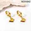 Pendientes de Mariposa Chapados en Oro de 18 Quilates para Mujer, Aros Versátiles, Pendientes Colgantes, Clips para Orejas de Acero de Titanio que No se Desvanecen, Pendientes de Acero de Titanio