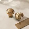 Botón de aleación de zinc color bronce antiguo manija de puerta de armario manija de cajón de gabinete de cocina simple mate moderna manija de gabinete de vino de un solo agujero