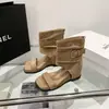 Sandálias femininas versáteis estilo western 2026, novas e deslumbrantes, com abertura nos dedos, design romano empilhado, zíper traseiro e aumento interno de altura