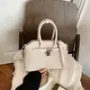 2026 Bolso de Mano Cruzado al Hombro de Textura Simple Casual Versión Coreana, Elegante y Moderno para el Trabajo, Bolso Tipo Concha para Mujer