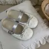 Sapatilhas de bico redondo com laço para mulheres, novos sapatos baixos estilo coreano para o verão de 2026, sapatos Mary Jane fofos para estudantes