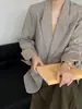Jaqueta Suit Jiang Zuo Estilo Coreano Alto Senso de Inteligência Temperamento Feminina 26 Design de Início de Outono Bloqueio de Cores Casual Top 6628