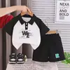 Conjunto de Verão para Meninos com Manga Curta, Novo Conjunto de Duas Peças Estiloso com Estampa de Letras para Crianças, Roupas Finas para Bebês