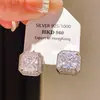 Brincos quadrados ocos com zircônia e pino de prata, personalidade de nicho, estilo minimalista, luxo leve, sensação de alta qualidade, brincos versáteis para atacado