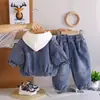 2026 Conjunto de Ropa de Otoño para Bebé Niño Elegante Niño Primavera/Otoño Chaqueta de Mezclilla con Letras Ropa Niño Conjunto de Tres Piezas Moderno