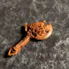 Madeira de Jujuba Natural Atingida por Raio Escultura Machado de Cinco Trovões Pingente Acessório Ornamento para Pendurar Joia Taoísta DIY Colar Artesanal Pingente de Bolsa
