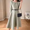 Vestido Retro Gris Estilo Francés, Nuevo Modelo Otoño Temprano 2026, Sensación de Alta Gama, Ceñido a la Cintura, Adelgazante, Manga Tres Cuartos, Vestido Largo