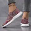 Meias Coloridas de Cano Curto Flyknit para Mulheres Estilo Primavera e Outono Slip-on Solado Macio Sapatos Casuais Respiráveis Sapatos Preguiçosos Tênis de Corrida Ultraleves