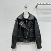 Chaqueta de Motocicleta para Mujer Otoño 2026, Piel de Borrego, Estilo Nuevo, Súper Elegante, Versátil, Chaqueta de Cuero de Corte Holgado