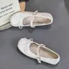 Sapatos femininos prateados baixos estilo francês, novo modelo de verão, versáteis com saias, sapatos Mary Jane, sapatos de salto quadrado estilo balé para noite