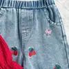 26 Conjunto de roupa para meninas de comércio exterior, novo top de manga borboleta para primavera e outono + calça jeans retrô de cereja, estiloso e moderno, atacado para bebês