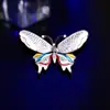 Broche Mariposa Retro de Dos Tonos Europeo y Americano Esmalte Bloqueo de Color Diseño Tridimensional Lujo Ligero Versátil Accesorio para Abrigo y Traje de Mujer