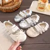 Zapatos de piel para niña para rendimiento, zapatos de princesa infantiles para primavera y otoño 2026, elegantes zapatos de conducción antideslizantes de suela blanda para niños