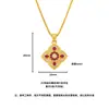 Collar con colgante de trébol de cuatro hojas tallado en color rojo sangre de paloma bañado en oro vietnamita, cadena para clavícula vintage de lujo ligero para mujer incrustada con diamantes y rubíes