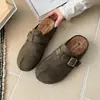 Diseño de hebilla de cinturón simple y elegante, nueva colección 2026, versátil para otoño, sandalias de meter con suela blanda, pantuflas cómodas para mujer