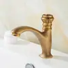 Grifo de una sola agua de cobre europeo antiguo tallado, de un solo agujero, para lavabo de agua fría, lavabo de balcón, lavabo de lavandería, grifo de lavabo bajo encimera
