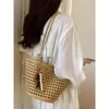 Bolsa de Palha Grande Capacidade Estilo Francês, Bolsa de Ombro Vazada de Luxo Leve, Design de Nicho, Textura de Alta Qualidade, Bolsa para Mãe e Filha para o Dia a Dia