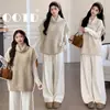 Conjunto Maternidade Outono Inverno Novo Colete de Veludo Faux Mink Camada Base Calça Wide Leg Conjunto de Três Peças Gola Alta Cobertura da Barriga Emagrecedor Branco Arroz