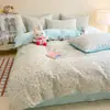 Conjunto de Cuatro Piezas de Algodón Floral Pequeño Grueso Cálido con Forro Polar Lado A Algodón Puro Lado B Polar de Leche 1.8m Arroz Coral Polar de Leche
