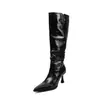 Moda feminina 2026 outono e inverno novas botas de cano alto com bico fino e salto agulha