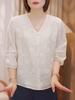 Camisa Elegante de Gama Alta con Corte Bordado de Flor y Cuello en V para Mujer, Verano, Delgada, Aspecto Rejuvenecedor y Adelgazante, Camisa de Media Manga