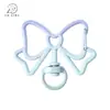Pintura Galvanizada de Alta Calidad Colgante Degradado de Dos Tonos Corte Calado Lazo Hebilla de Resorte Accesorios de Joyería DIY Llavero Colgante para Bolsa