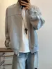 Textura Suave / Camisa de Manga Corta Holgada Versátil Retro con Cuello para Hombre Verano 2025 Azul Marino Blanco-Gris
