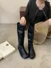 Botas altas femininas estilo europeu, bico redondo, sola plana, 2026 Outono/Inverno, novas, versáteis, não acima do joelho, botas longas