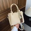 Bolso Cubo Retro Simple Portátil de Alta Calidad Transfronterizo para Mujer 2025 Nuevo Versátil Casual para el Trabajo Bolso de Hombro Cruzado