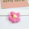 Bonita flor de lana de hojaldre, broche de flores de punto hecho a mano, pequeño material decorativo hecho a mano, accesorios para el cabello para niños.