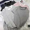 Primavera e Verão Estilo Coreano Camiseta Masculina Manga Curta Gola Redonda Camiseta Slim Roupas Listradas Masculinas Camisa Base Masculina Top