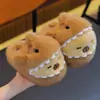 Pantuflas de algodón para niños con diseño de capibara para invierno, cálidas y afelpadas, antideslizantes, peludas, para niños y niñas, adecuadas para niños pequeños y bebés, con talón cubierto