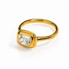 Anillo de Acero de Titanio con Borde Rectangular de Lujo Ligero Retro Europeo y Americano con Diamantes Incrustados de Doble Capa