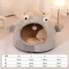Cama para gato apta para todas las estaciones, cálida y segura para el invierno, sofá para gato semi-cerrado, nido para dormir de gato pequeño