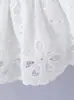 Top de camisa cuadrado vintage estilo francés, dulce y fresco, nicho, encaje bordado hueco, cuello cuadrado, nuevo producto de verano 2026