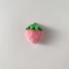 Lindo peluche de fresa de dibujos animados, broche para muñeca, accesorios para bolso y pantuflas, accesorios para bufanda para niños, accesorios al por mayor