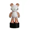 Ornamento de Chão Gigante Extra Grande (1,85m) de Urso Cartoon DJ com Strass e Vidro para Decoração de Interiores de Hotel e Pousada