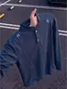 Sudadera con cuello henley y estampado de escamas de dragón negro estilo esposo para hombre, otoño, ajuste limpio, patchwork americano, manga raglán, manga larga