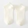Nuevos Calcetines Bajos de Primavera Temprana Versátiles Calcetines de Algodón para Mujer Rayas Verdes Frescas Cuadros Estilo Universitario Calcetines de Barco