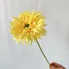 Flores Artificiais Gerbera de Novo Produto Transfronteiriço Decorações para Sala de Estar Arranjos Florais Adereços para Fotografia Flor Artificial Decorativa Fabricante Atacado