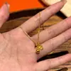 Libro rojo pequeño con collar de calabaza de oro antiguo, nuevo colgante de oro minimalista de la suerte para mujer, venta al por mayor