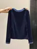 Camiseta elegante y única de manga larga con cuello redondo y bloques de color para mujer, adecuada para primavera, otoño e invierno, con un diseño de cintura plisada, perfecta como capa interior o base, y con hombros de corte regular
